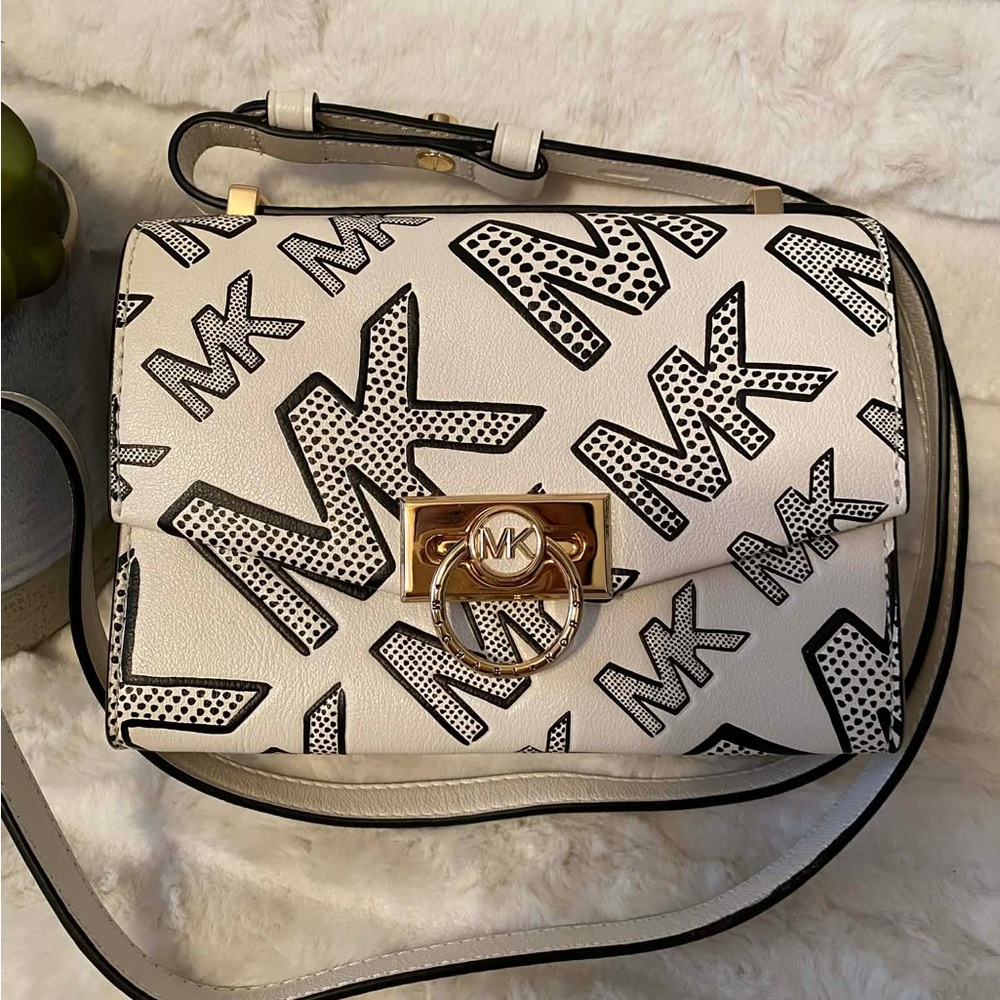 ✨🆕✨New Michael Kors Crossbody Bag